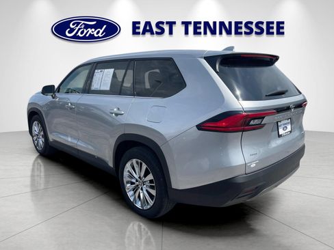 Used 2024 Toyota Grand Highlander AWD image 5