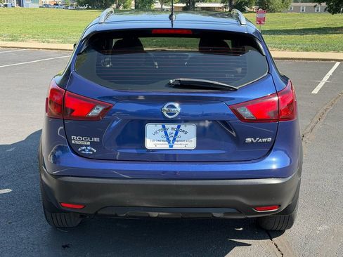 Used 2018 Nissan Rogue Sport SV w/ SV Technology Package AWD/4WD image 7