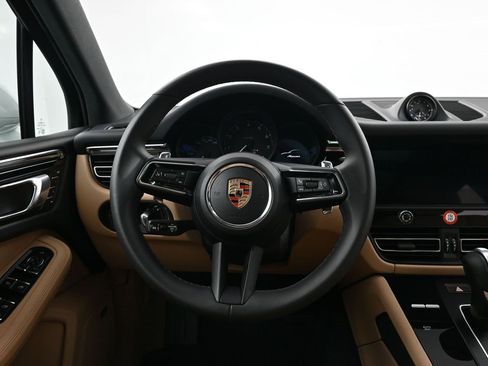 Used 2026 Porsche Macan image 13