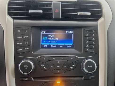 Used 2015 Ford Fusion SE image 14