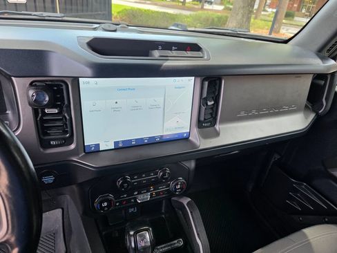 Used 2021 Ford Bronco Outer Banks AWD/4WD image 15