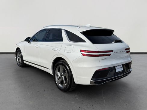 Used 2026 Genesis GV70 2.5T Select image 3