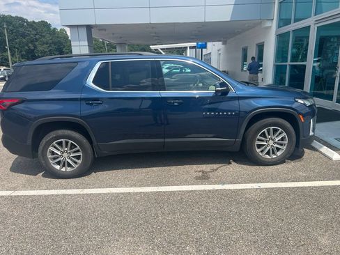 Used 2023 Chevrolet Traverse LT FWD image 4