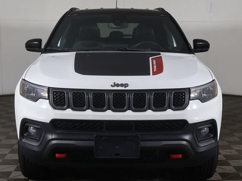 Used 2023 Jeep Compass Trailhawk AWD/4WD image 9