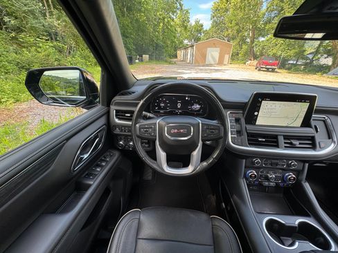 Used 2022 GMC Yukon XL SLT w/ SLT Premium Package AWD/4WD image 63