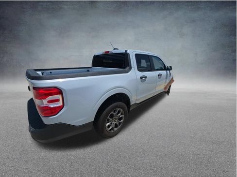 Used 2025 Ford Maverick XLT w/ Equipment Group 302A AWD/4WD image 9