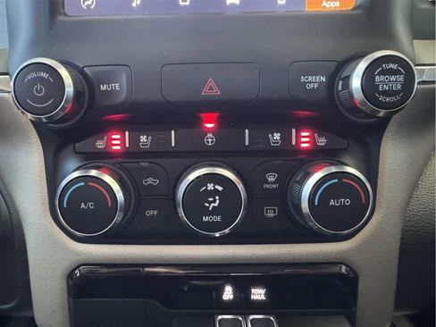Used 2022 RAM 1500 Laramie AWD/4WD image 21