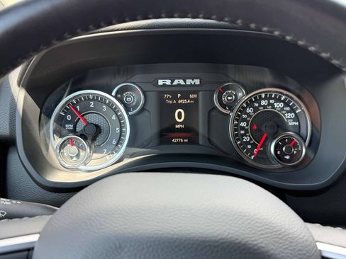 Used 2024 RAM 2500 Big Horn AWD/4WD image 35