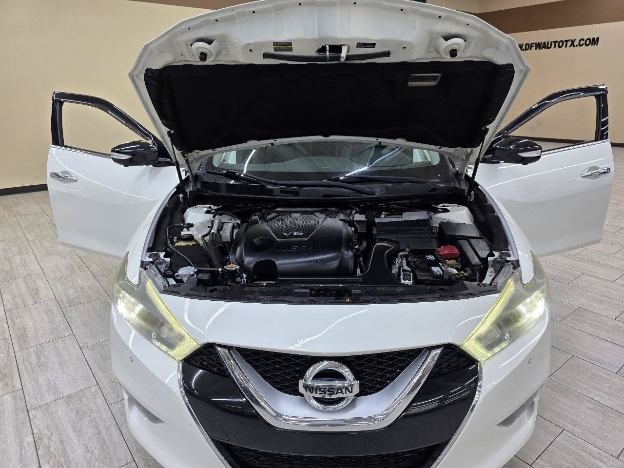 Used 2017 Nissan Maxima Platinum w/ Interior Lighting Package FWD image 43