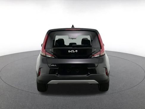 Used 2025 Kia Soul LX w/ LX Technology Package FWD image 8