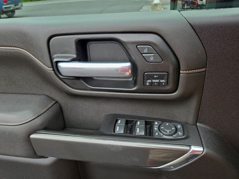 Used 2022 GMC Sierra 2500 AT4 w/ AT4 Preferred Package AWD/4WD image 31