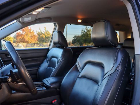Used 2022 Nissan Pathfinder SL image 14