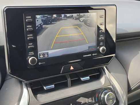 Certified 2021 Toyota Venza XLE w/ Softex Package AWD/4WD image 15