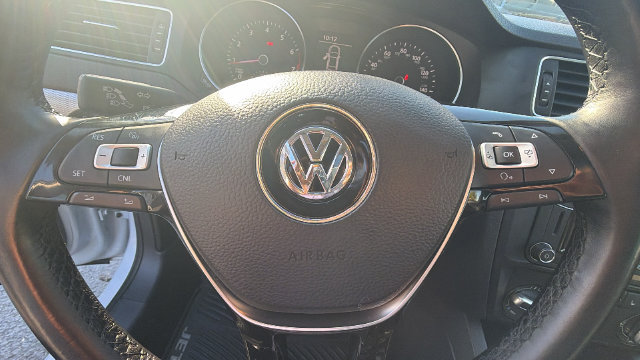Used 2017 Volkswagen Jetta SE FWD image 22