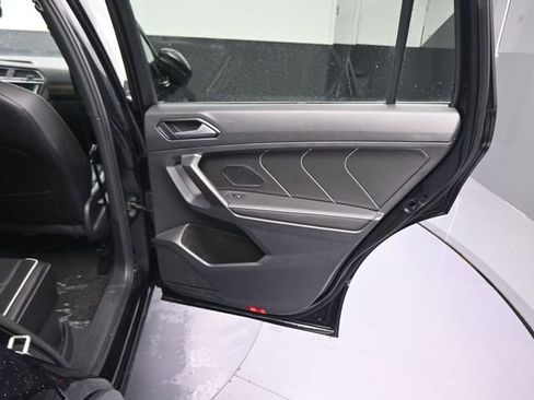 Used 2022 Volkswagen Tiguan SEL R-Line image 14