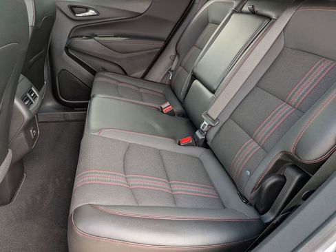 Used 2024 Chevrolet Equinox RS image 32