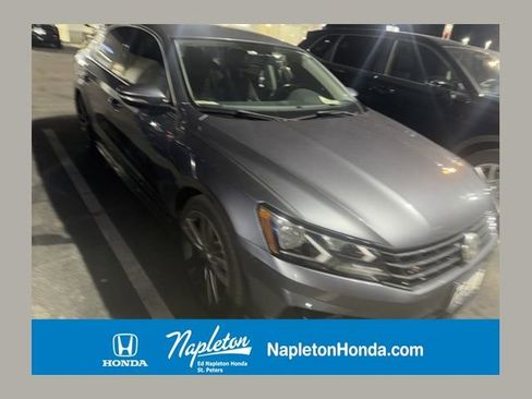 Used 2017 Volkswagen Passat 1.8T R-Line image 1