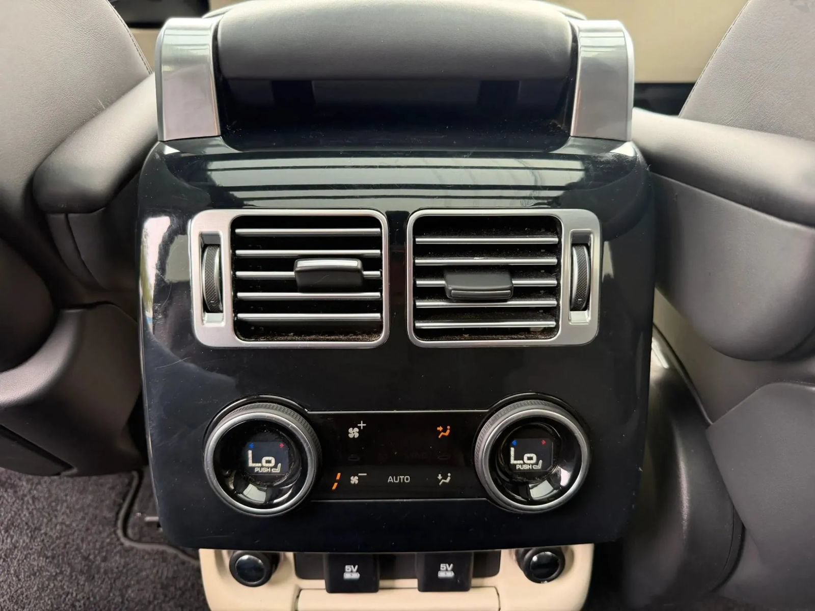 Used 2019 Land Rover Range Rover Supercharged AWD/4WD image 28