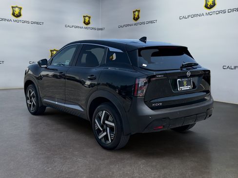 Used 2025 Nissan Kicks SV FWD image 3
