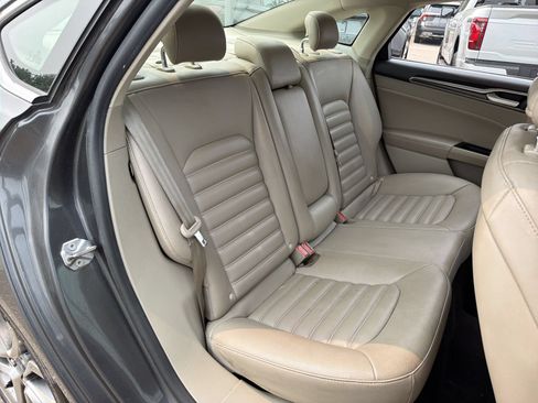 Used 2019 Ford Fusion SEL FWD image 21
