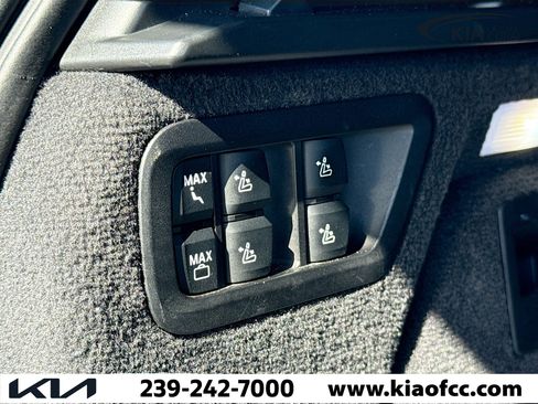 Used 2020 BMW X7 M50i w/ Executive Package AWD/4WD image 12