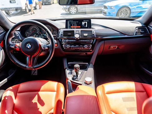 Used 2020 BMW M4 Coupe w/ Competition Package RWD image 15