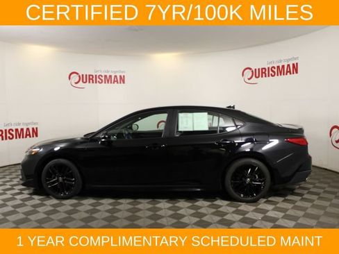 Used 2025 Toyota Camry SE FWD image 4
