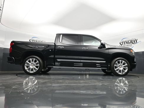 Used 2025 Chevrolet Silverado 1500 High Country w/ High Country Premium Package image 24