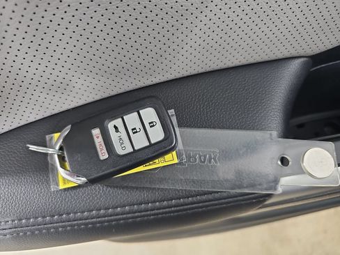 Used 2016 Honda CR-V Touring image 41