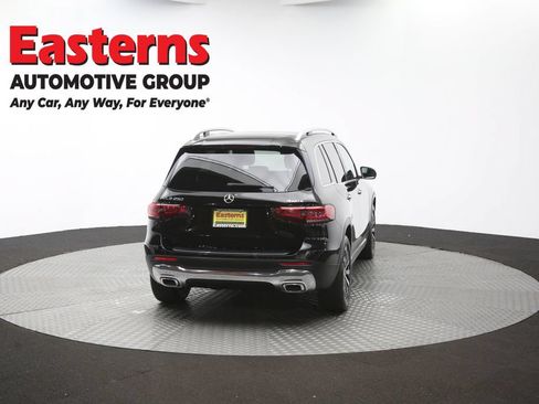Used 2022 Mercedes-Benz GLB 250 4MATIC w/ Premium Package Lite image 39