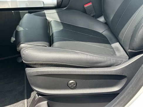 Used 2022 Mercedes-Benz GLB 250 4MATIC image 16