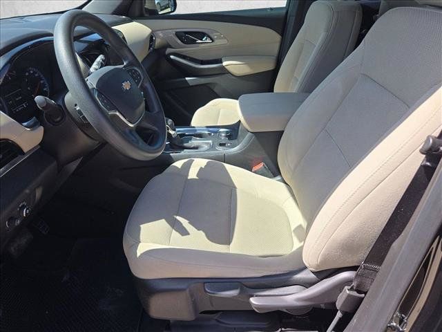 Used 2023 Chevrolet Traverse LS FWD image 16