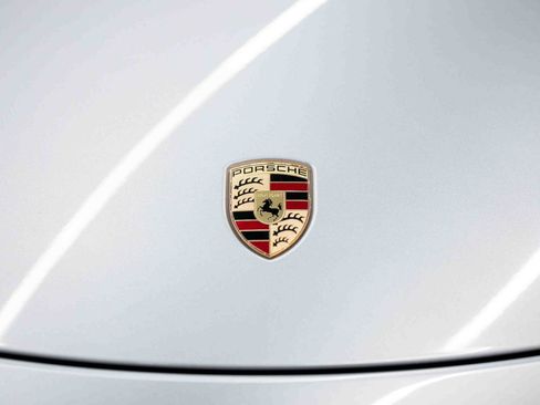 Used 2018 Porsche 718 Cayman RWD image 16