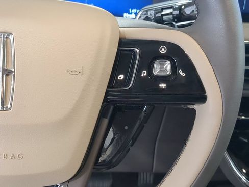 Used 2023 Lincoln Corsair AWD w/ Equipment Group 101A image 24