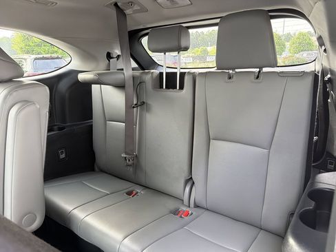 Used 2023 Toyota Highlander XLE AWD/4WD image 14