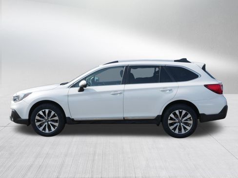 Used 2018 Subaru Outback 2.5i Touring AWD/4WD image 4