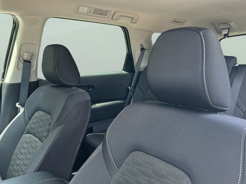 Used 2025 Nissan Pathfinder SV w/ Black Appearance Package FWD image 15