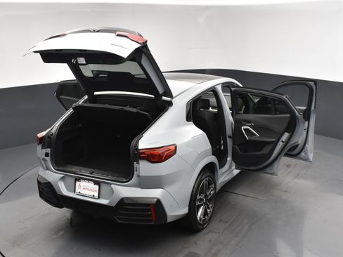 Used 2025 BMW X2 xDrive28i AWD/4WD image 24