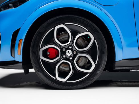 Used 2021 Ford Mustang Mach-E GT image 18