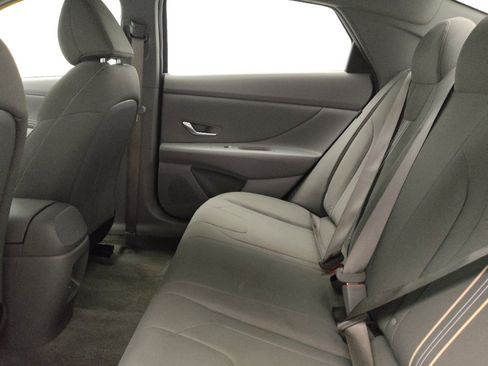 Used 2025 Hyundai Elantra Sport FWD image 18