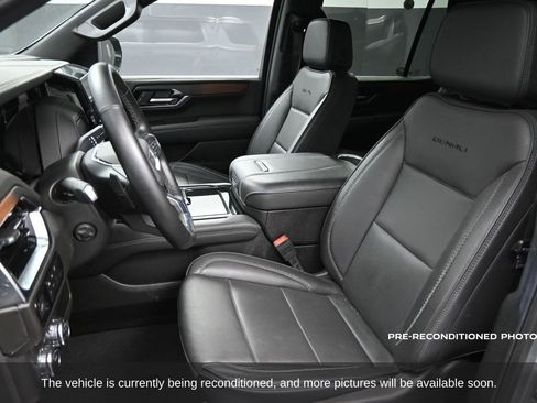 Used 2025 GMC Yukon Denali image 8