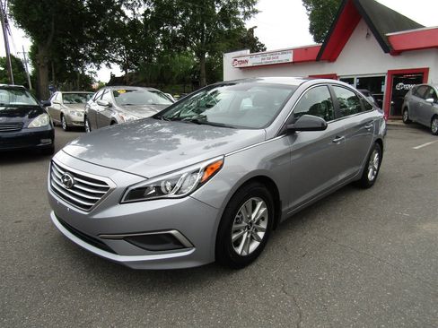 Used 2016 Hyundai Sonata SE FWD image 11