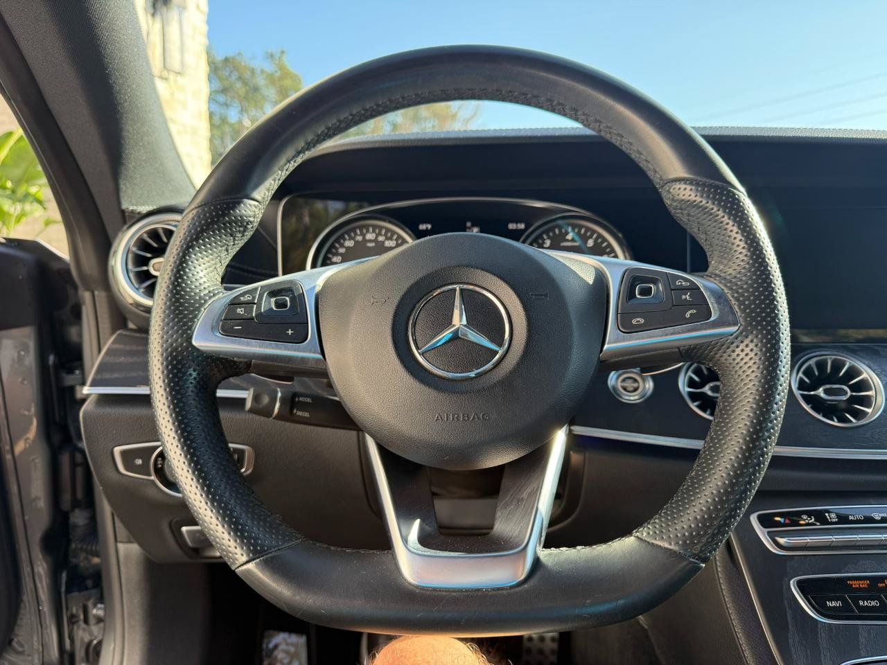 Used 2018 Mercedes-Benz E 400 Coupe image 31