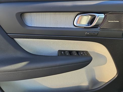 New 2026 Volvo XC40 B5 Ultra w/ Protection Package Premier image 10