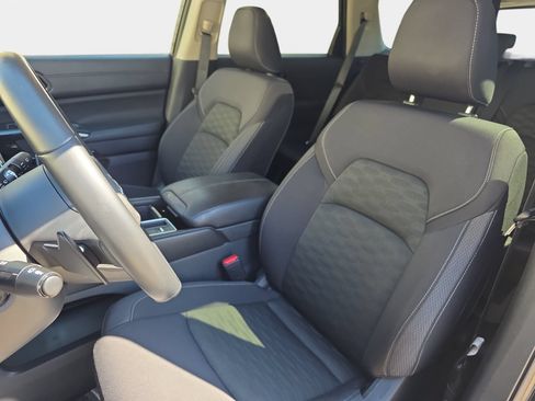 Used 2025 Nissan Pathfinder SV FWD image 15