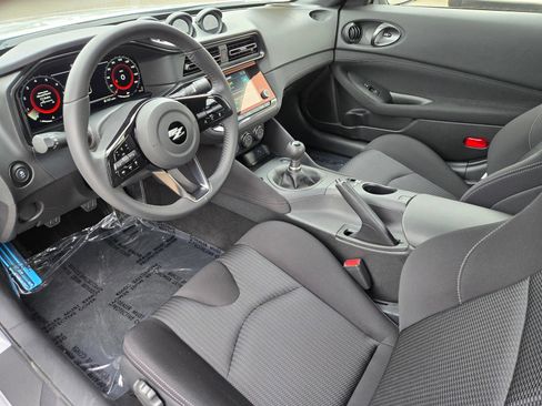 Used 2025 Nissan Z Performance w/ Floor Mat Package RWD image 15