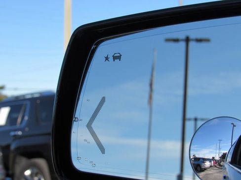 Used 2015 GMC Yukon XL SLT w/ Open Road Package image 27