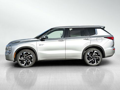 New 2025 Mitsubishi Outlander SEL image 4