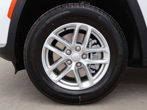 New 2025 Jeep Grand Cherokee L Laredo w/ Luxury Tech Group I image 6