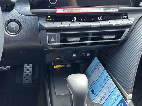 New 2026 Toyota Camry Hybrid FWD image 24